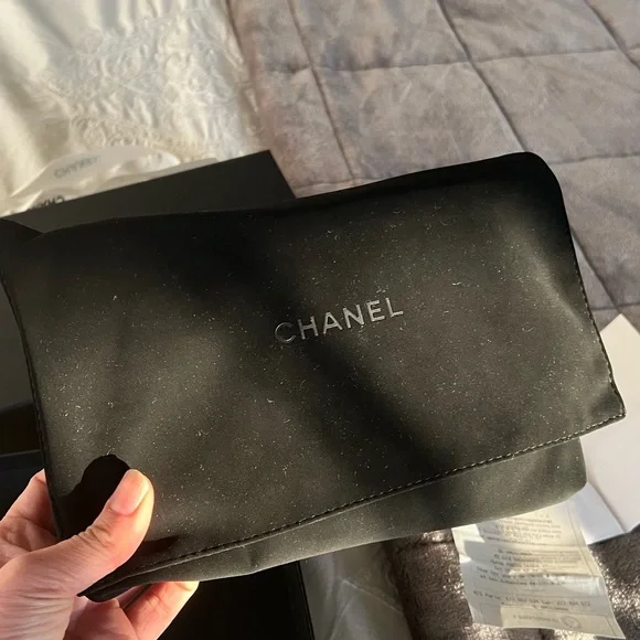 Chanel chevron, caviar leather wallet on a chain - Picture 16 of 16